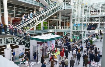 Besucher der Messe Bauen und Modernisieren